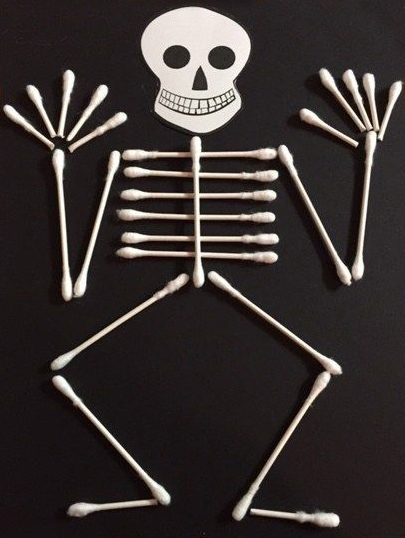 haloween-scheletro-di-cottonfioc